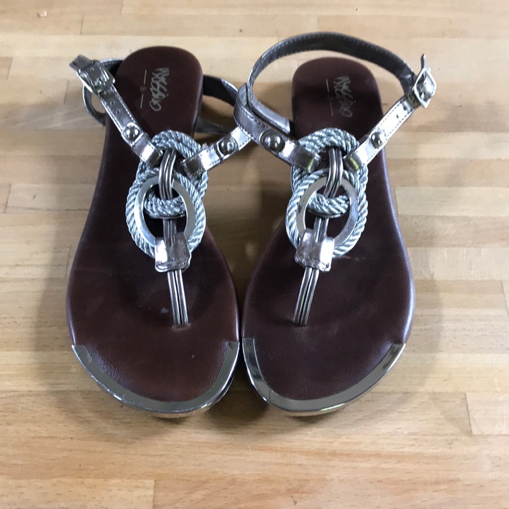 Super Cute Silver Metallic Sandals!